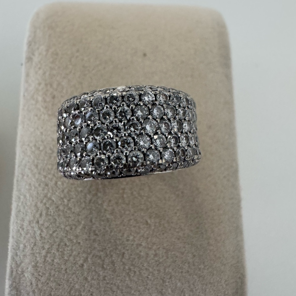 Helzberg Diamonds 14k white gold Pave Ring size 4